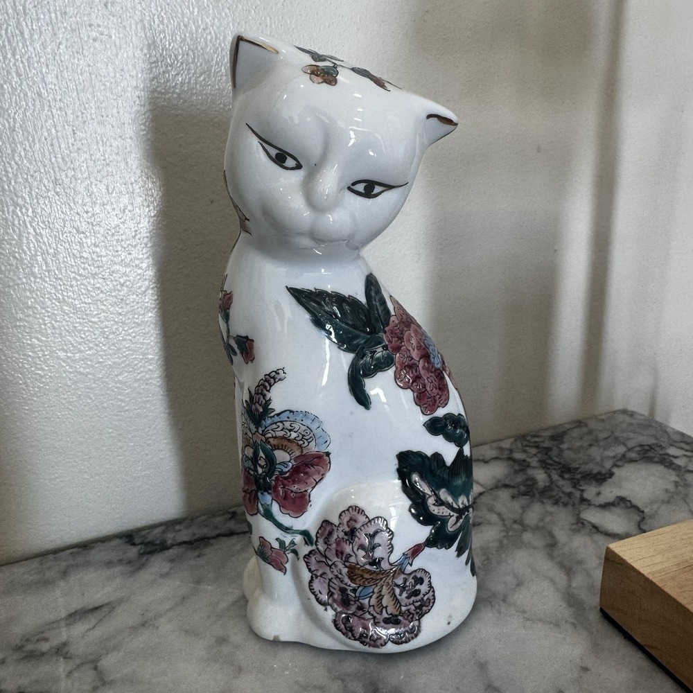 Chinese Famille Rose Canton Cat Figure